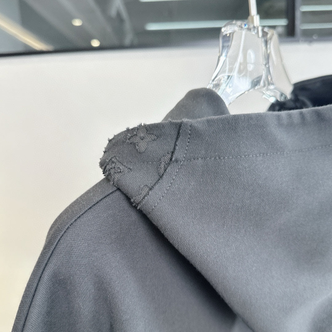 MINIMALIST STREET STYLE