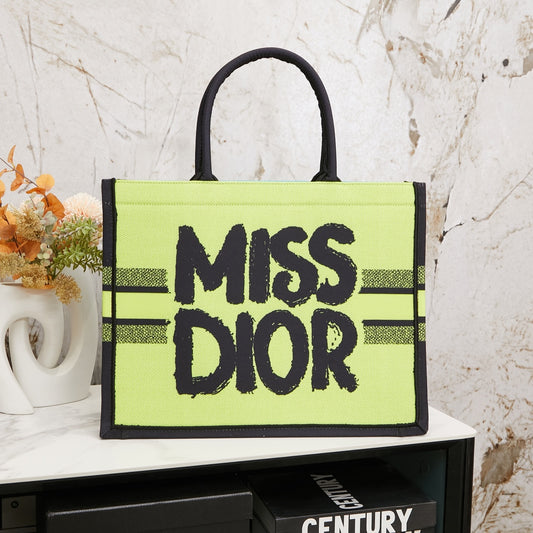 Chic & Stylish Bags