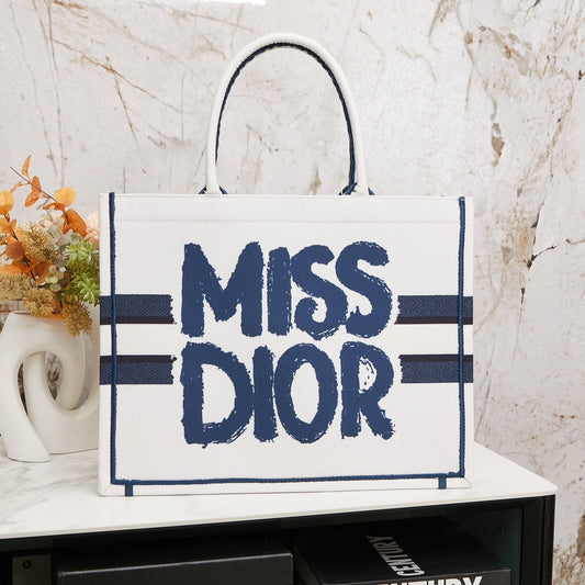 Chic & Stylish Bags