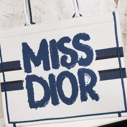 Chic & Stylish Bags