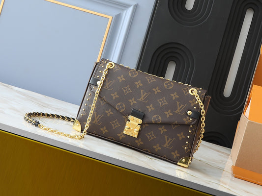 Chic & Stylish Bags
