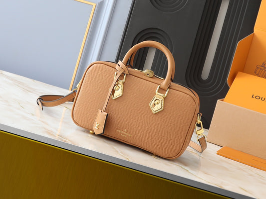 Chic & Stylish Bags