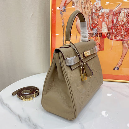 Chic & Stylish Bags