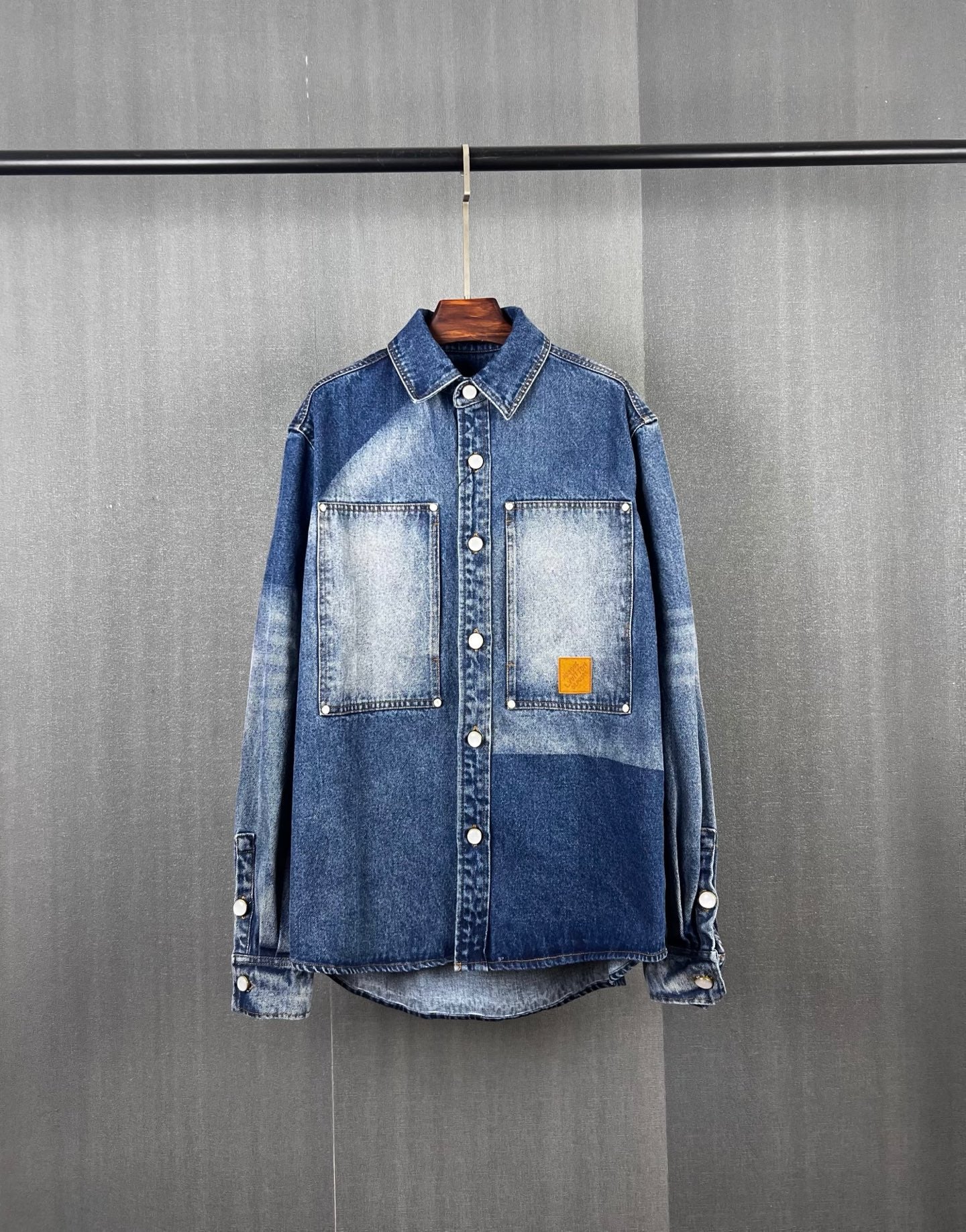 MINIMALIST STREET STYLE