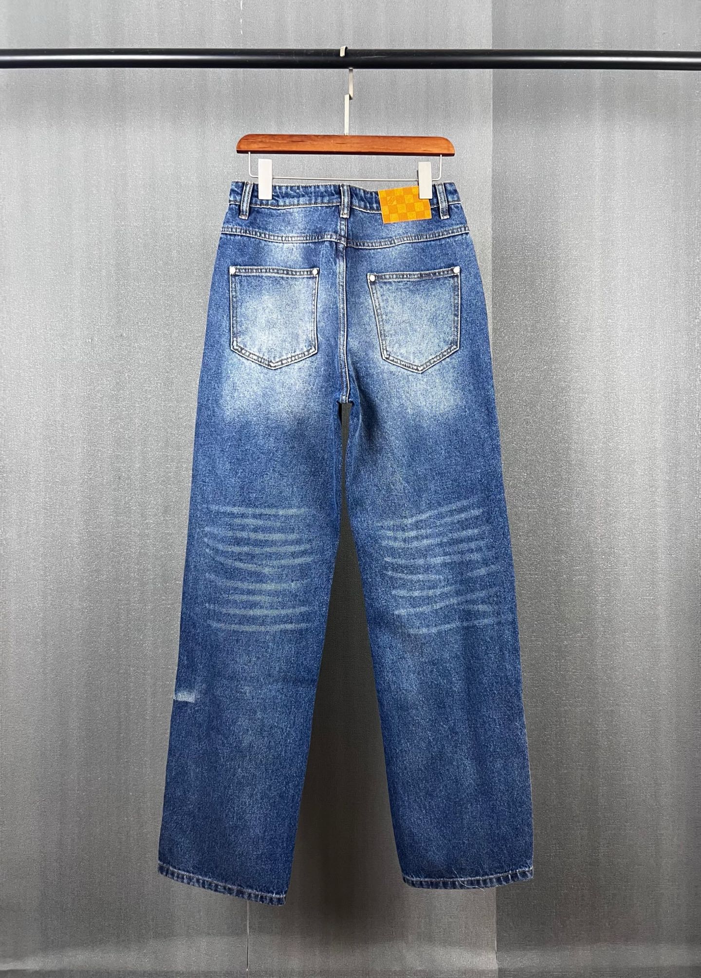 MINIMALIST STREET STYLE