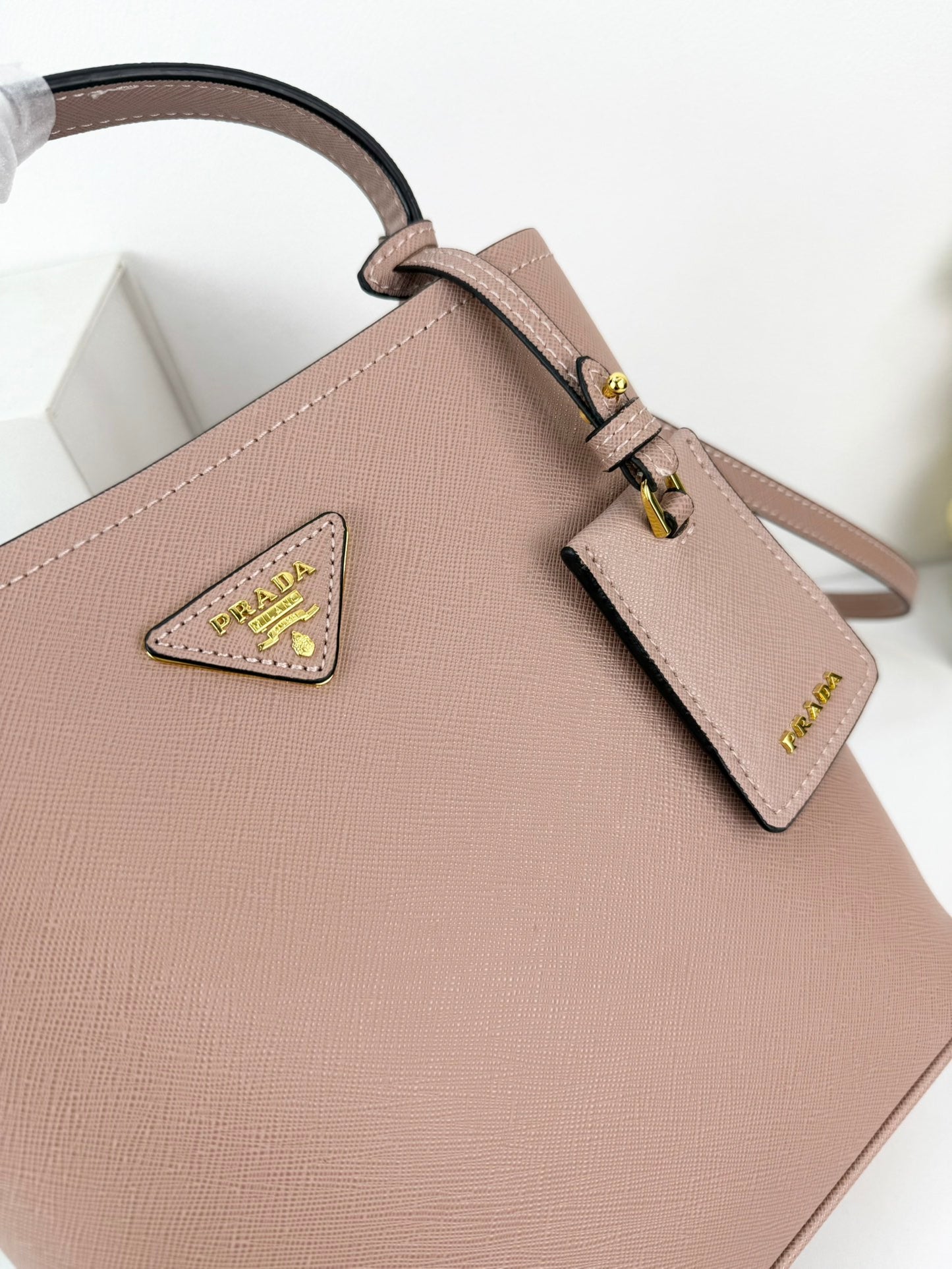 Chic & Stylish Bags