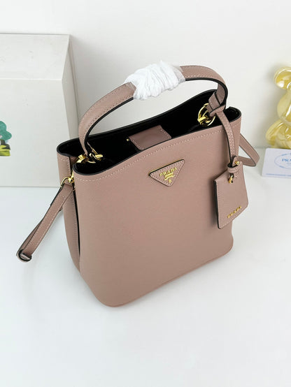 Chic & Stylish Bags