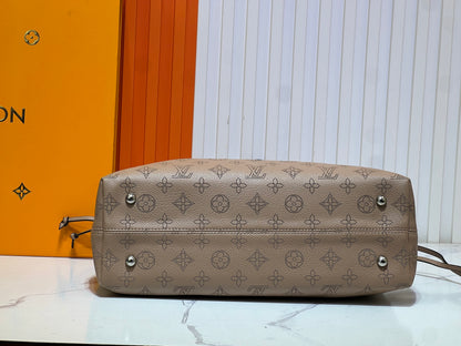 Chic & Stylish Bags