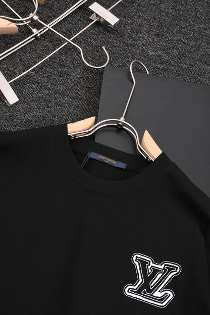 MINIMALIST STREET STYLE