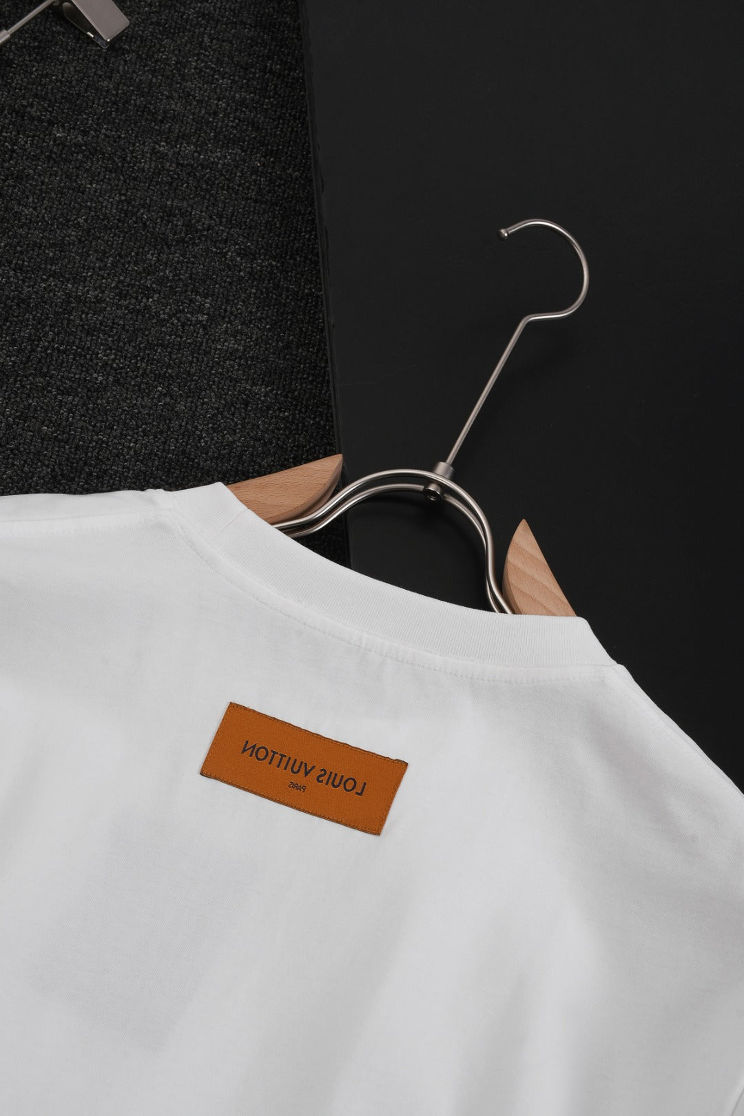 MINIMALIST STREET STYLE