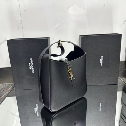 Chic & Stylish Bags