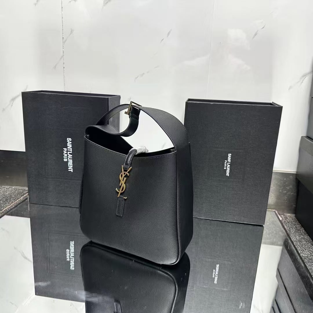 Chic & Stylish Bags