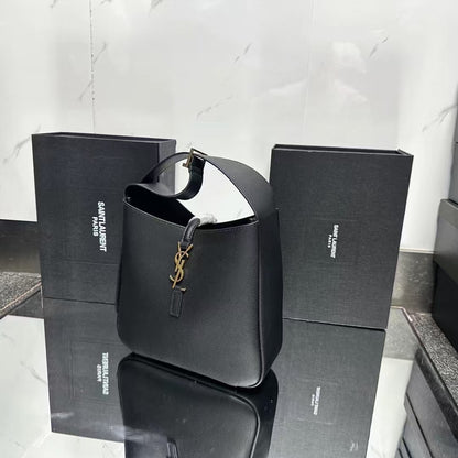 Chic & Stylish Bags