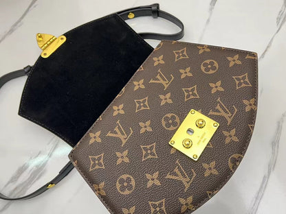Chic & Stylish Bags
