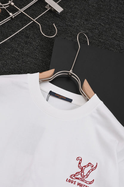 MINIMALIST STREET STYLE