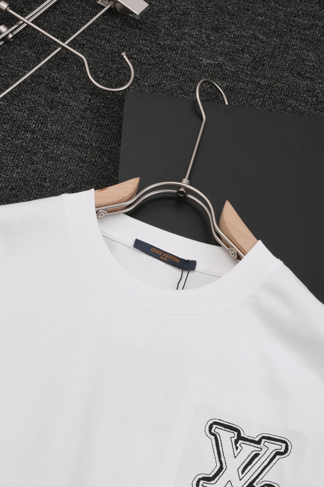MINIMALIST STREET STYLE