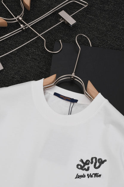 MINIMALIST STREET STYLE