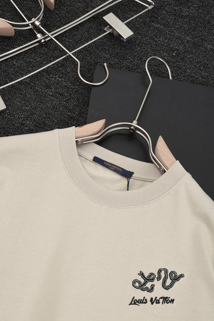 MINIMALIST STREET STYLE